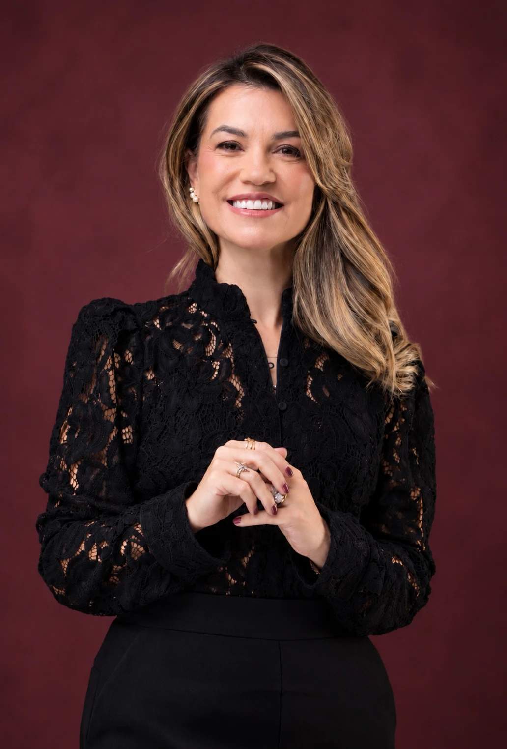Dra. Denise Ozores, médica dermatologista e referência no protocolo GoldIncision® na Alphaview Concept